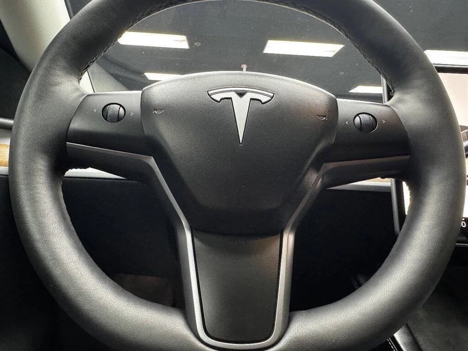 2024 Tesla Model Y - Image 22 of 31