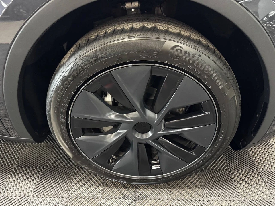 2024 Tesla Model Y - Image 16 of 21