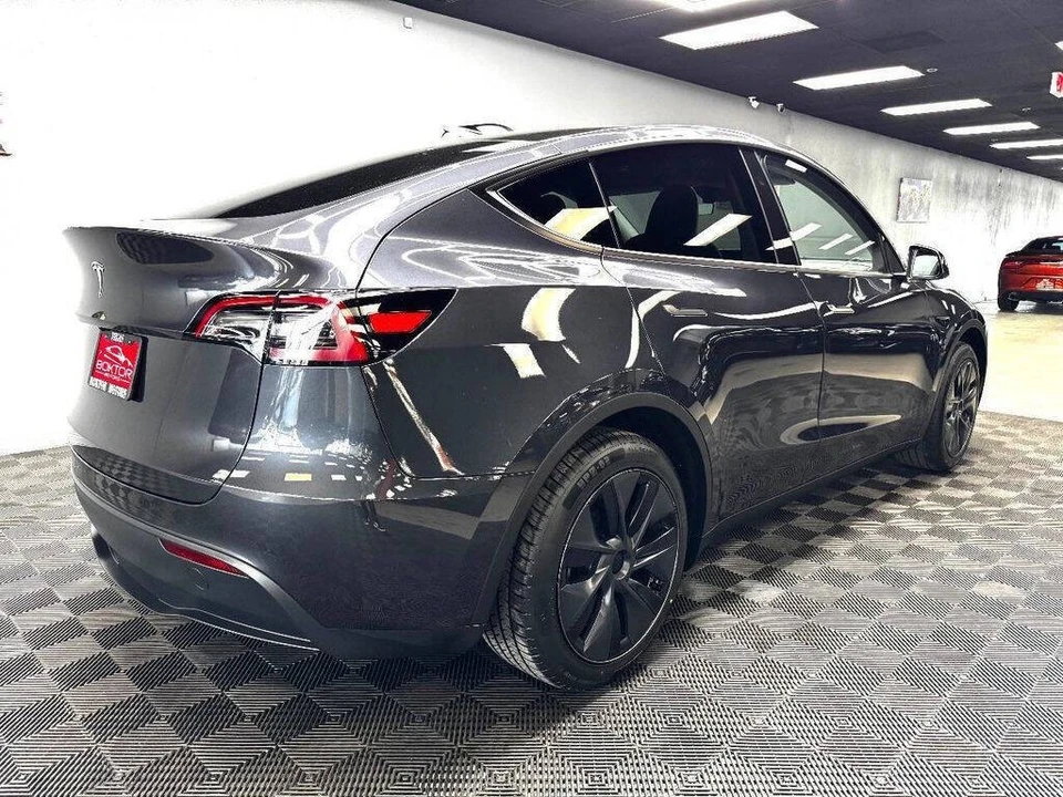 2024 Tesla Model Y - Image 14 of 31