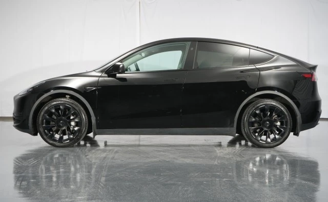 2024 Tesla Model Y - Image 2 of 21