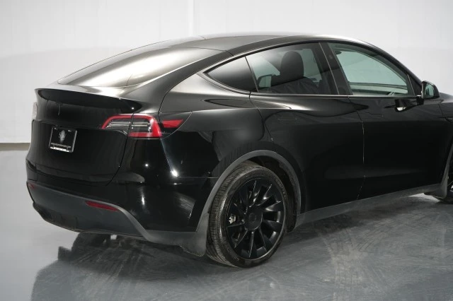 2024 Tesla Model Y - Image 11 of 21