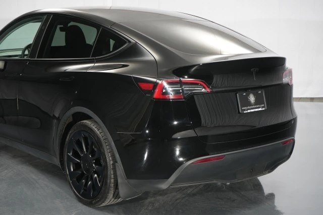 2024 Tesla Model Y - Image 16 of 21