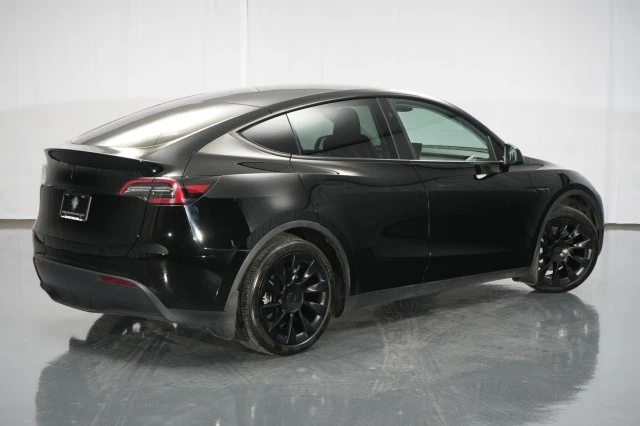 2024 Tesla Model Y - Image 13 of 21