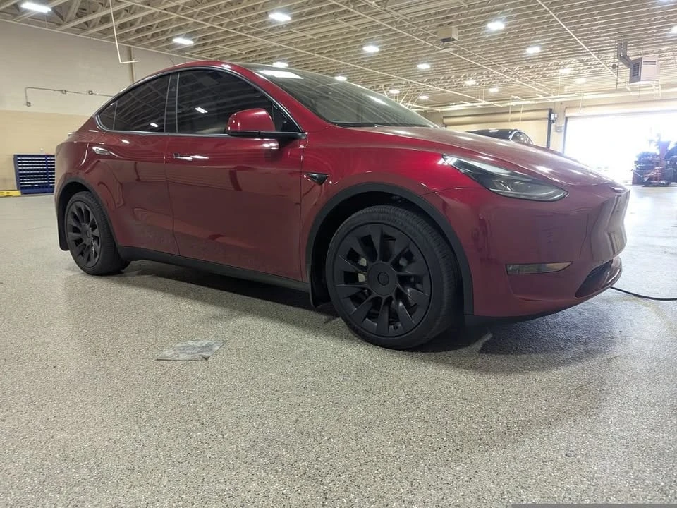 2024 Tesla Model Y - Image 2 of 3