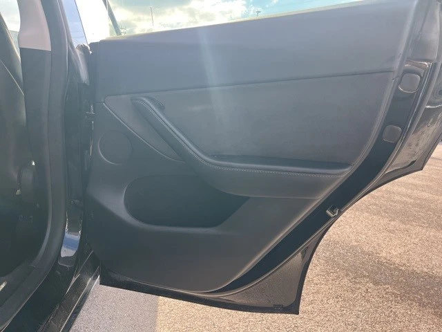 2024 Tesla Model Y - Image 17 of 21