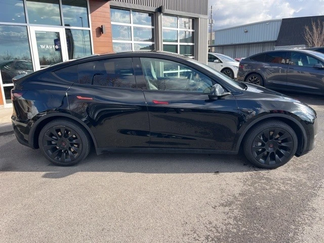 2024 Tesla Model Y - Image 8 of 21