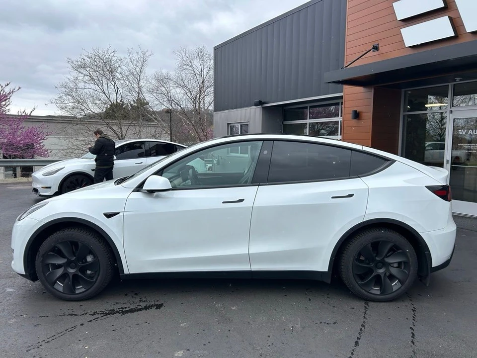 2024 Tesla Model Y - Image 6 of 19