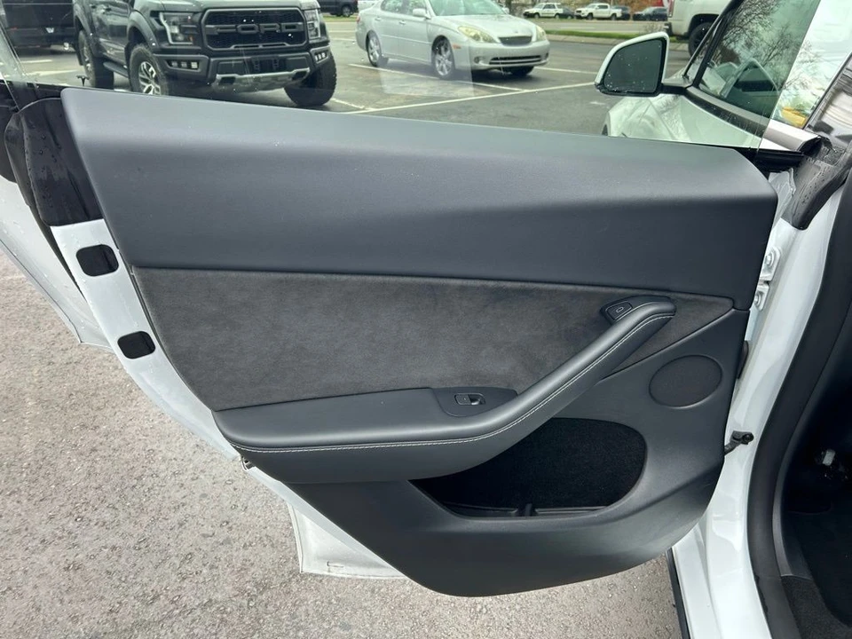 2024 Tesla Model Y - Image 14 of 19