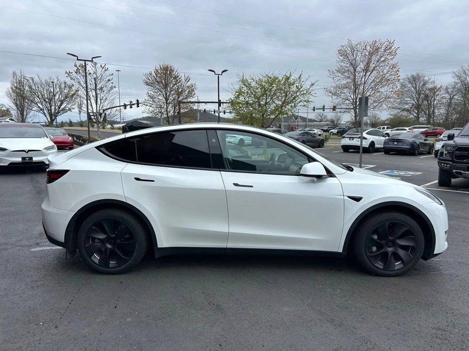 2024 Tesla Model Y - Image 5 of 19