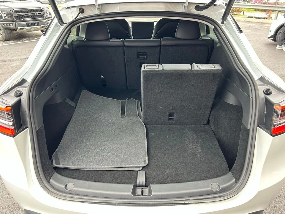 2024 Tesla Model Y - Image 8 of 19