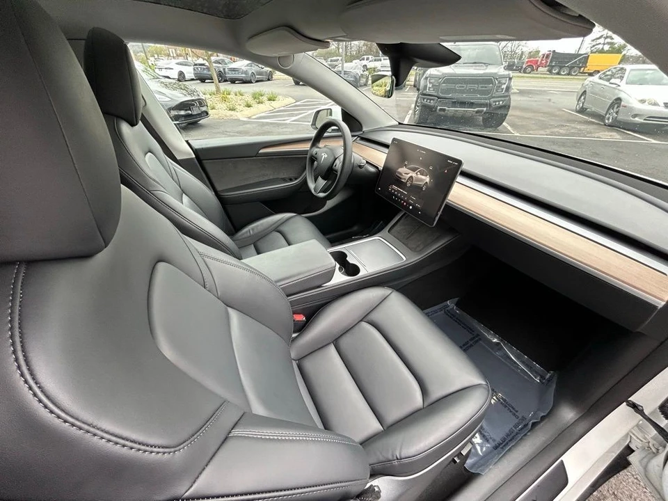 2024 Tesla Model Y - Image 13 of 19