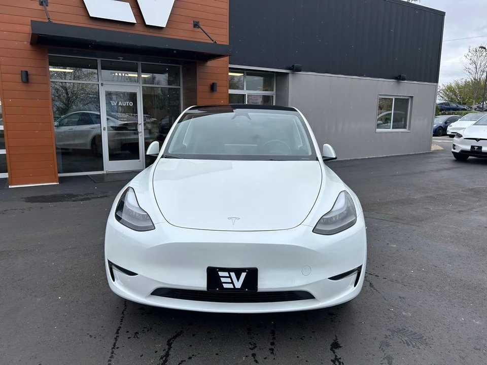 2024 Tesla Model Y - Image 3 of 19