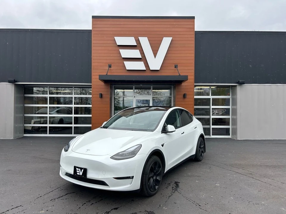 2024 Tesla Model Y - Image 2 of 19