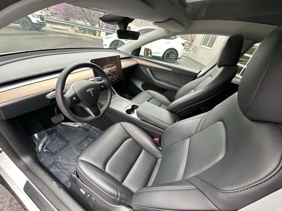 2024 Tesla Model Y - Image 17 of 19