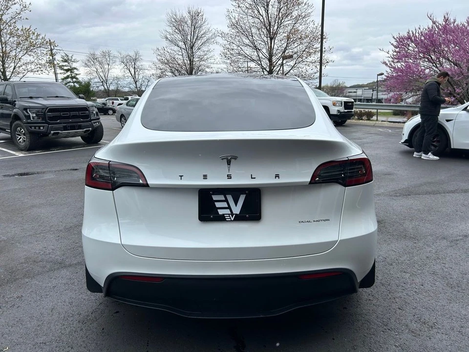 2024 Tesla Model Y - Image 7 of 19