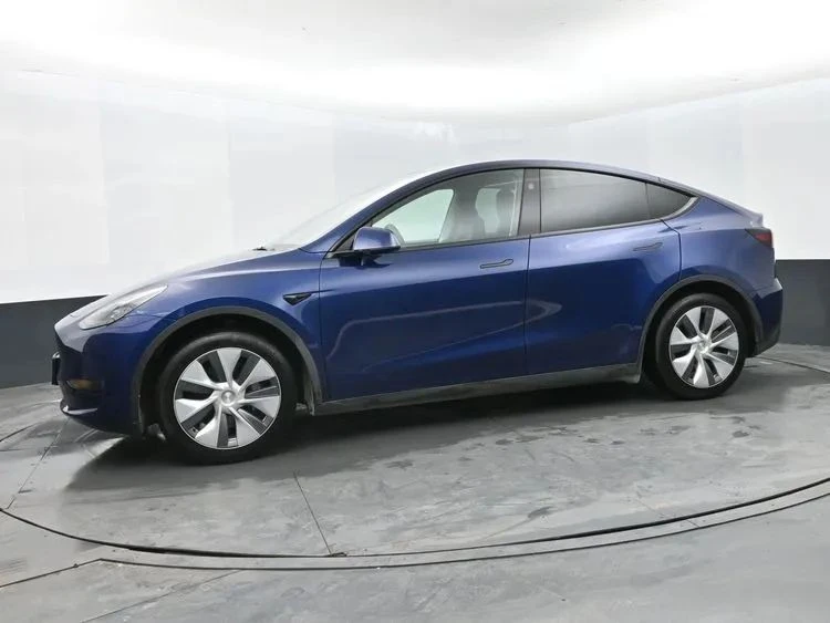 2024 Tesla Model Y - Image 5 of 12