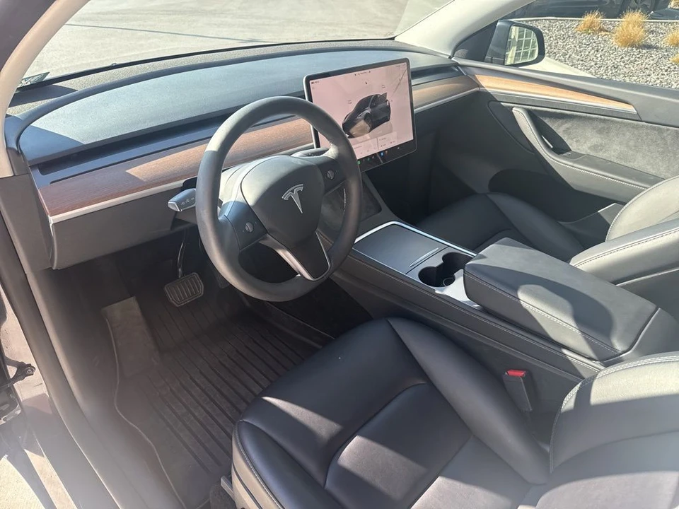 2024 Tesla Model Y - Image 12 of 21