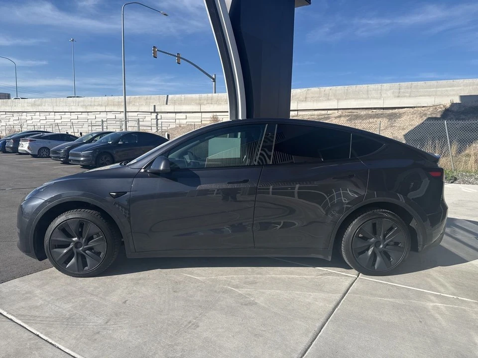 2024 Tesla Model Y - Image 5 of 21