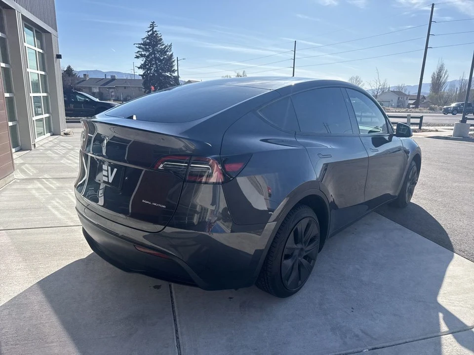 2024 Tesla Model Y - Image 8 of 21
