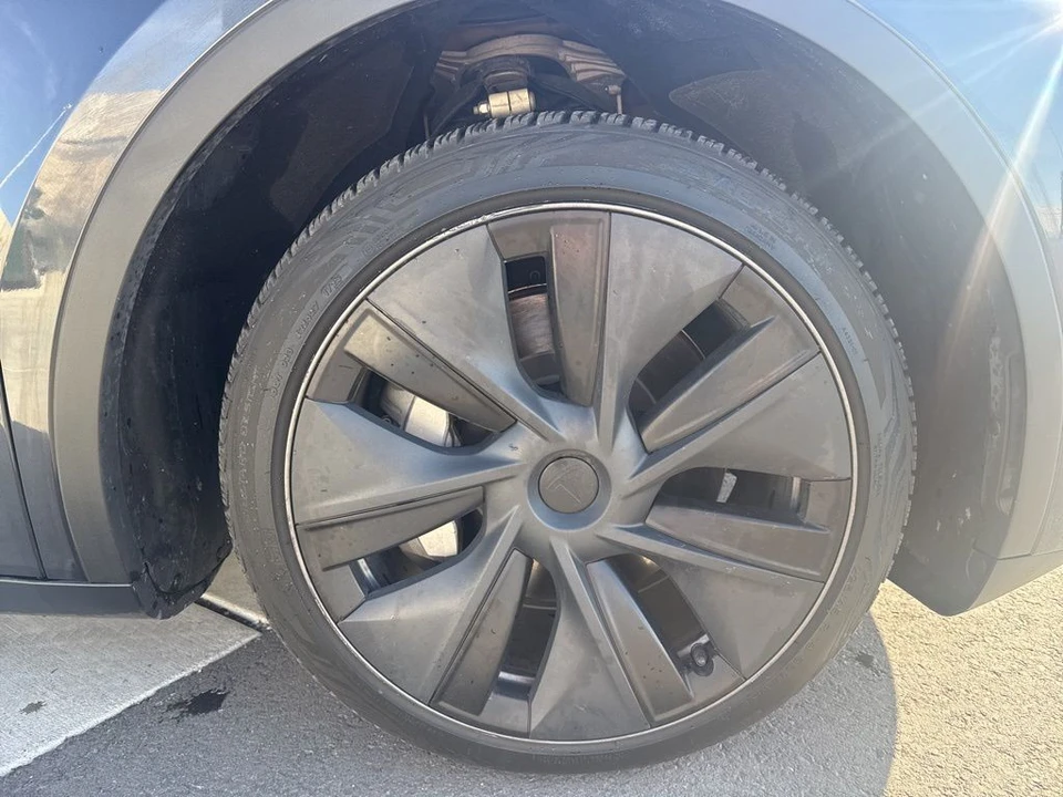 2024 Tesla Model Y - Image 10 of 21