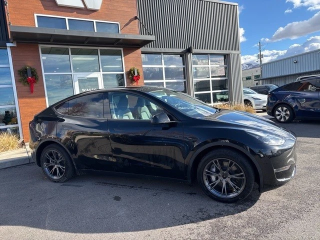2024 Tesla Model Y - Image 9 of 11