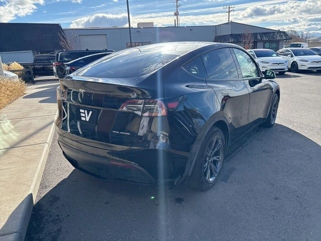 2024 Tesla Model Y - Image 8 of 11