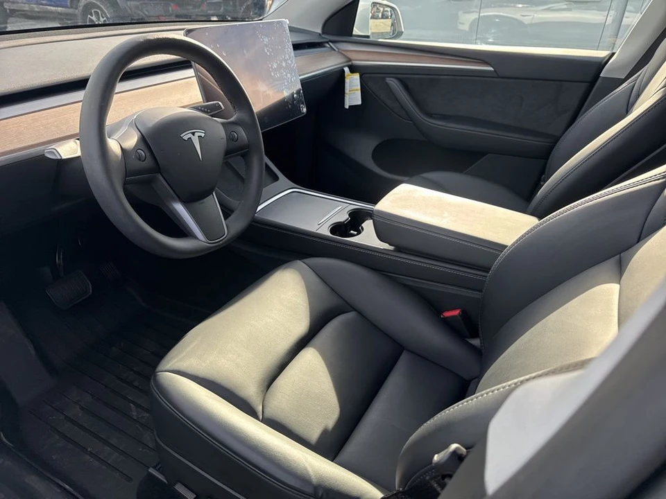 2024 Tesla Model Y - Image 3 of 6