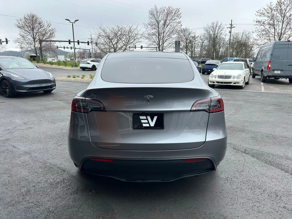 2024 Tesla Model Y - Image 6 of 17