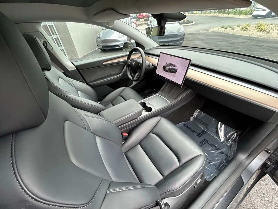 2024 Tesla Model Y - Image 11 of 17