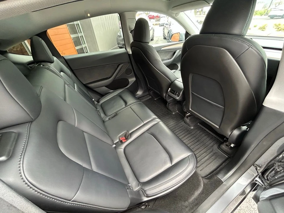 2024 Tesla Model Y - Image 9 of 17