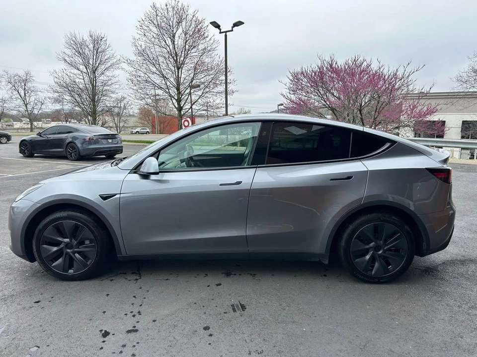 2024 Tesla Model Y - Image 5 of 17