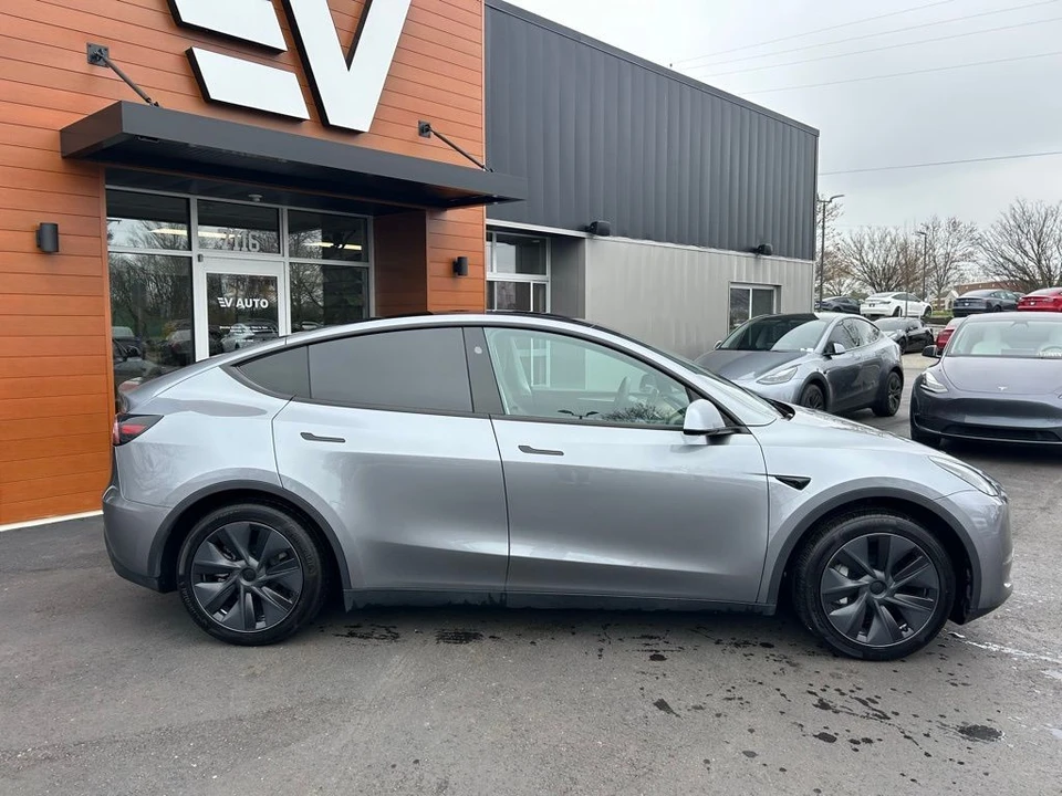 2024 Tesla Model Y - Image 4 of 17