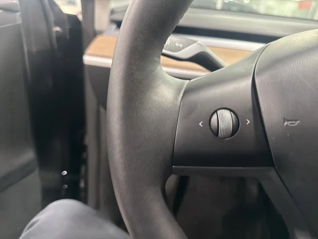 2024 Tesla Model Y - Image 8 of 10