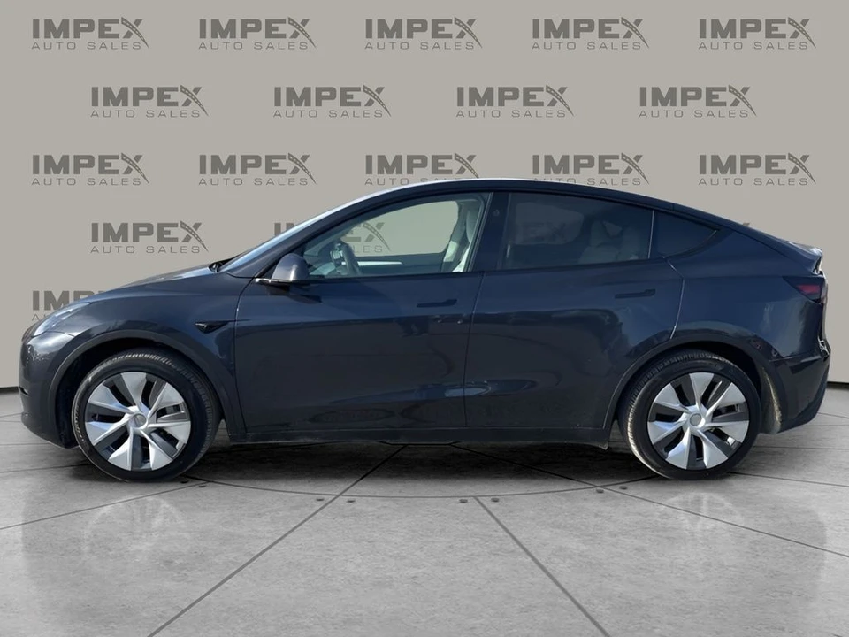 2024 Tesla Model Y - Image 2 of 12