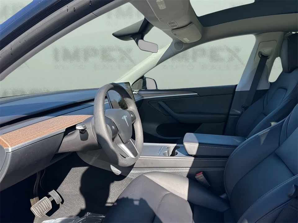 2024 Tesla Model Y - Image 9 of 12