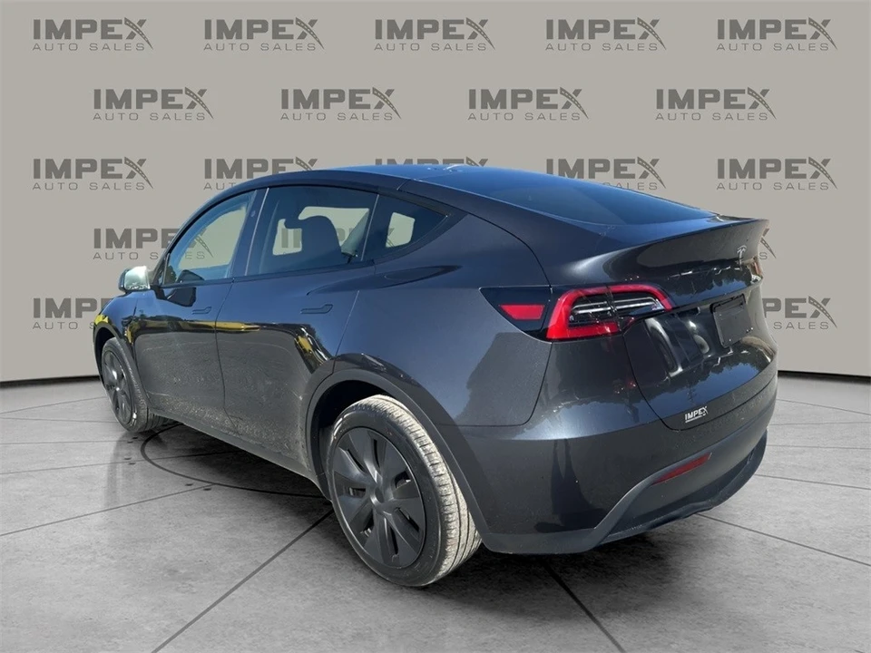 2024 Tesla Model Y - Image 3 of 12