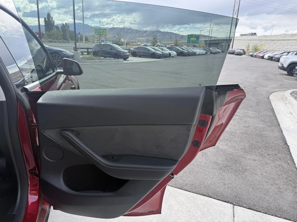 2024 Tesla Model Y - Image 18 of 27