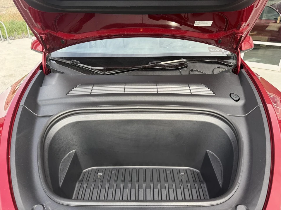 2024 Tesla Model Y - Image 27 of 27