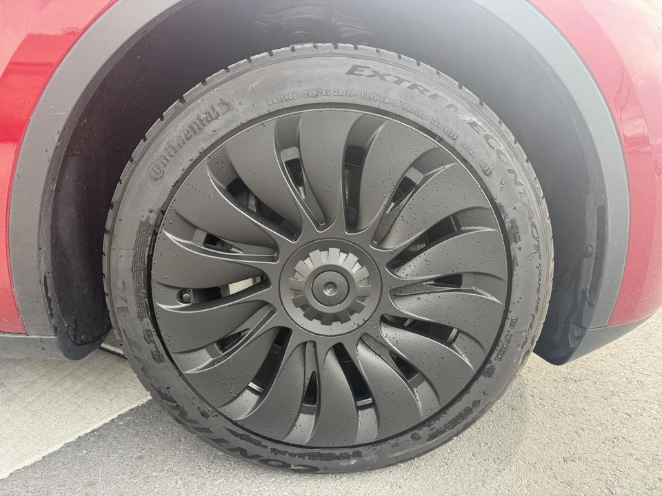 2024 Tesla Model Y - Image 10 of 27