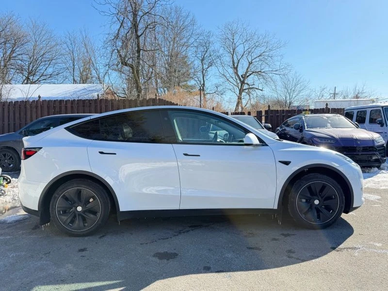 2024 Tesla Model Y - Image 4 of 12