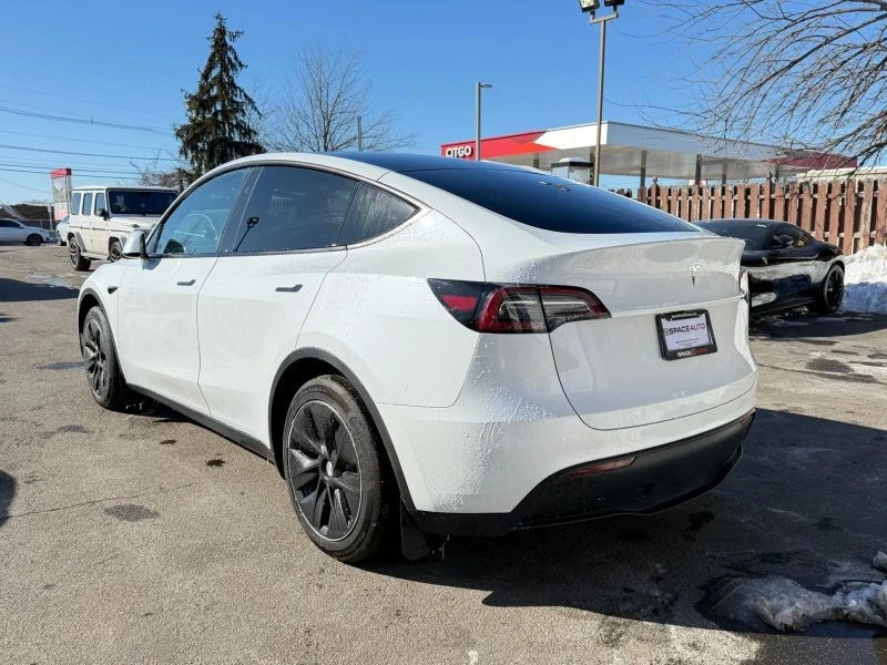 2024 Tesla Model Y - Image 7 of 12