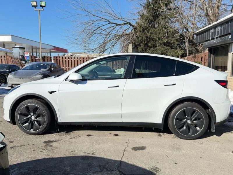 2024 Tesla Model Y - Image 8 of 12