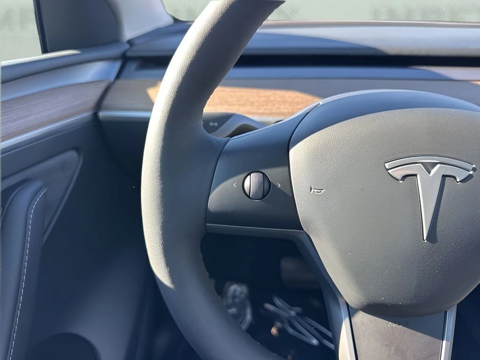 2024 Tesla Model Y - Image 15 of 21