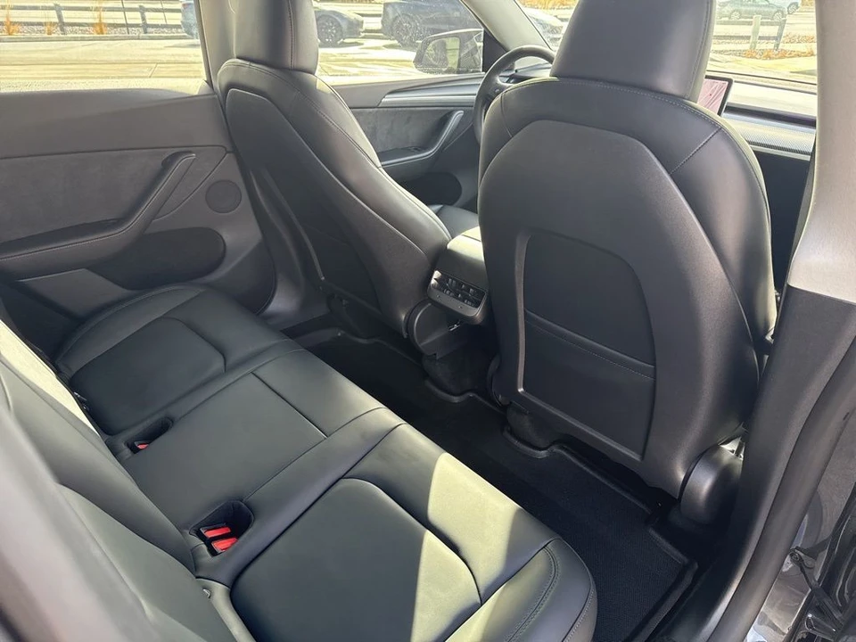 2024 Tesla Model Y - Image 18 of 21