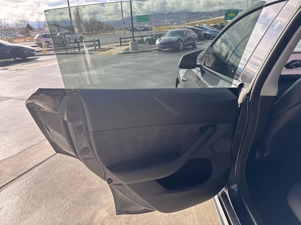 2024 Tesla Model Y - Image 13 of 21