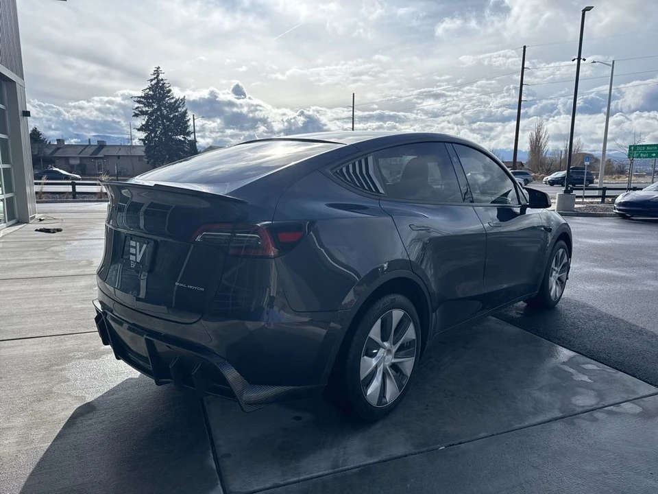 2024 Tesla Model Y - Image 8 of 21