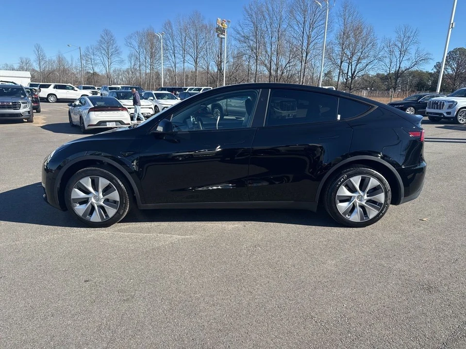2024 Tesla Model Y - Image 2 of 21