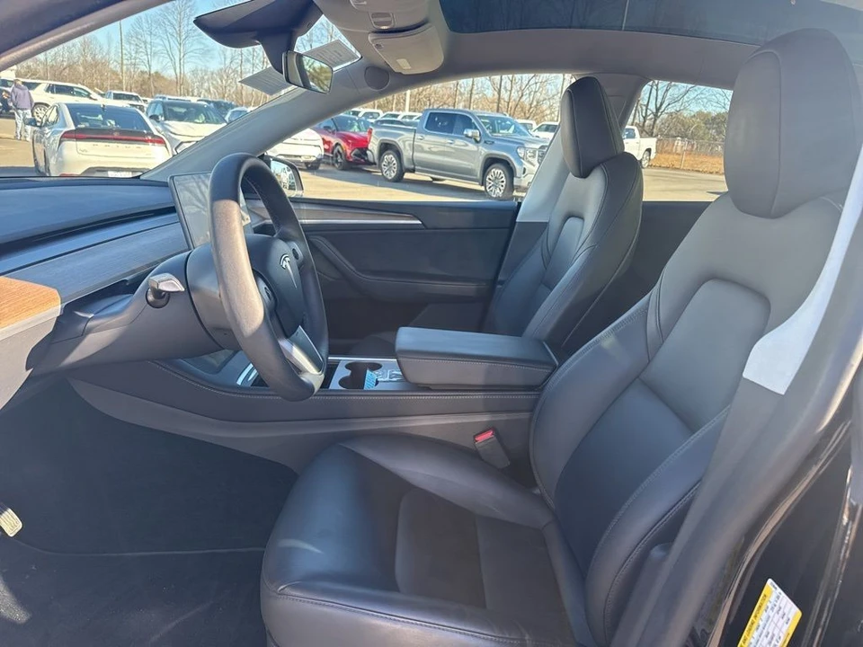 2024 Tesla Model Y - Image 9 of 12