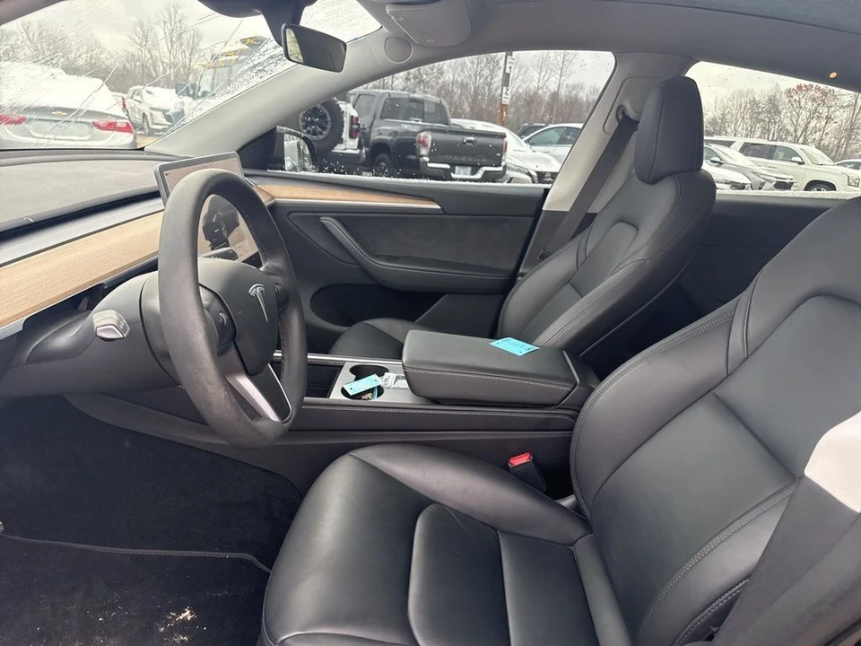 2024 Tesla Model Y - Image 5 of 6