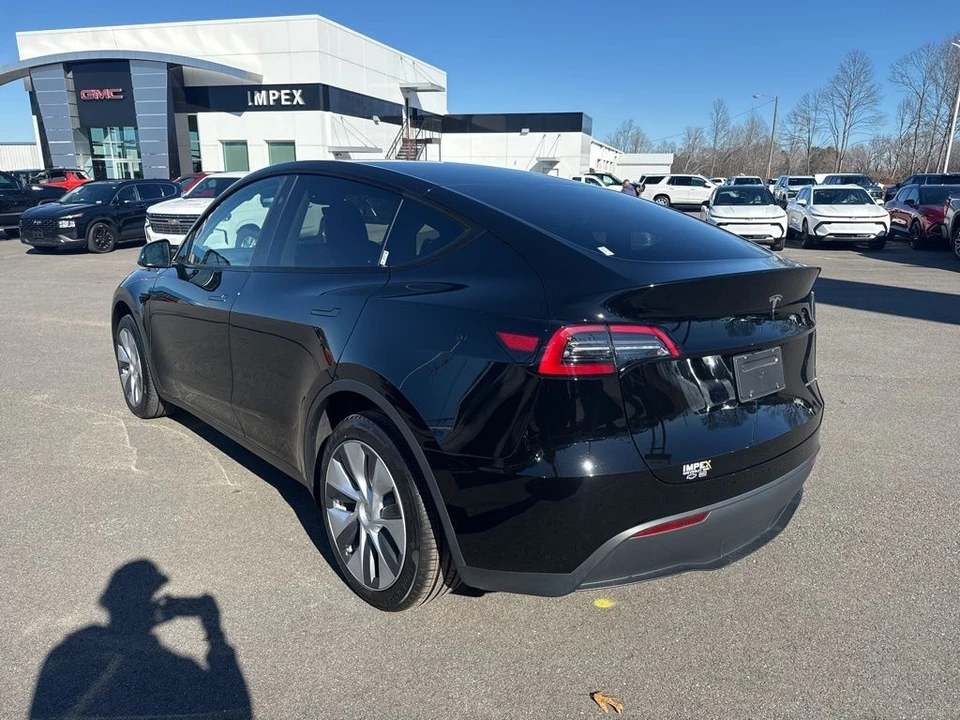 2024 Tesla Model Y - Image 3 of 12
